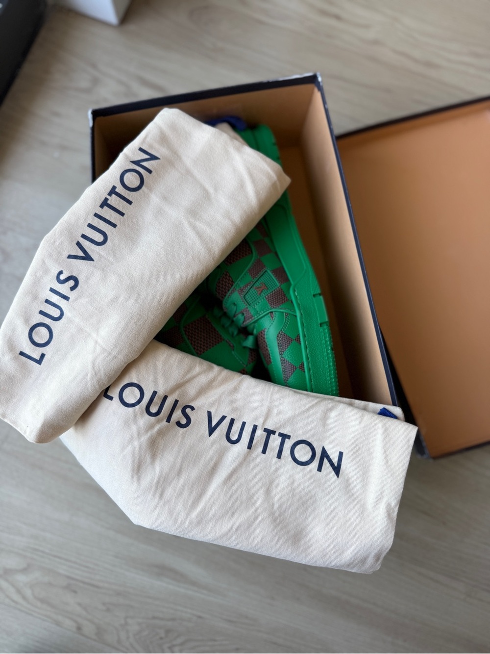 Louis Vuitton Green and Brown Checkerboard Low-Top Sneaker - Picture 9 of 11